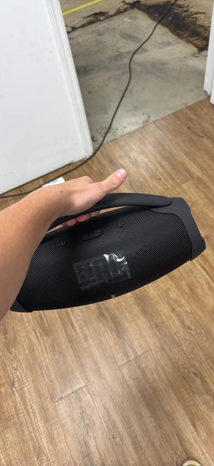 New - JBL BoomBox 3 with box